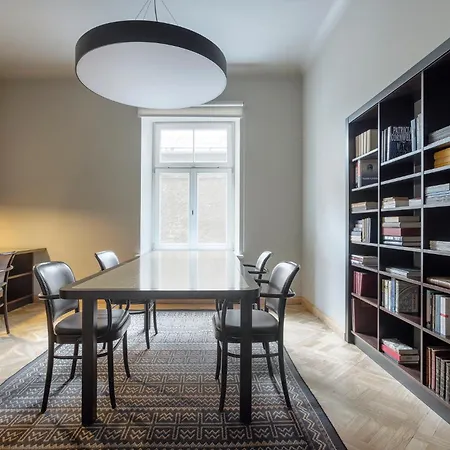 Neiburgs Hotel Riga