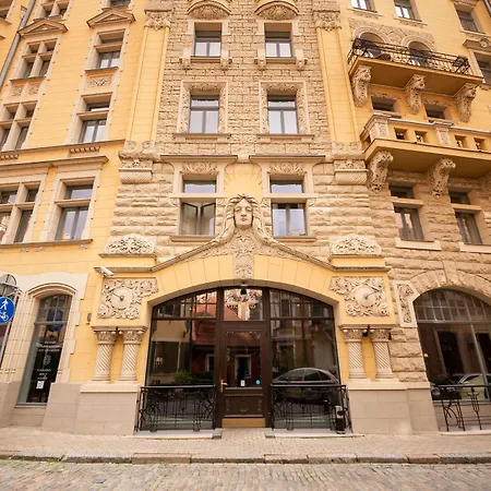 Neiburgs 4* Riga
