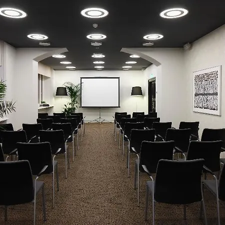 Neiburgs Szálloda 4*